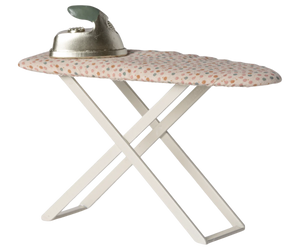 Mouse Ironing Board and Iron